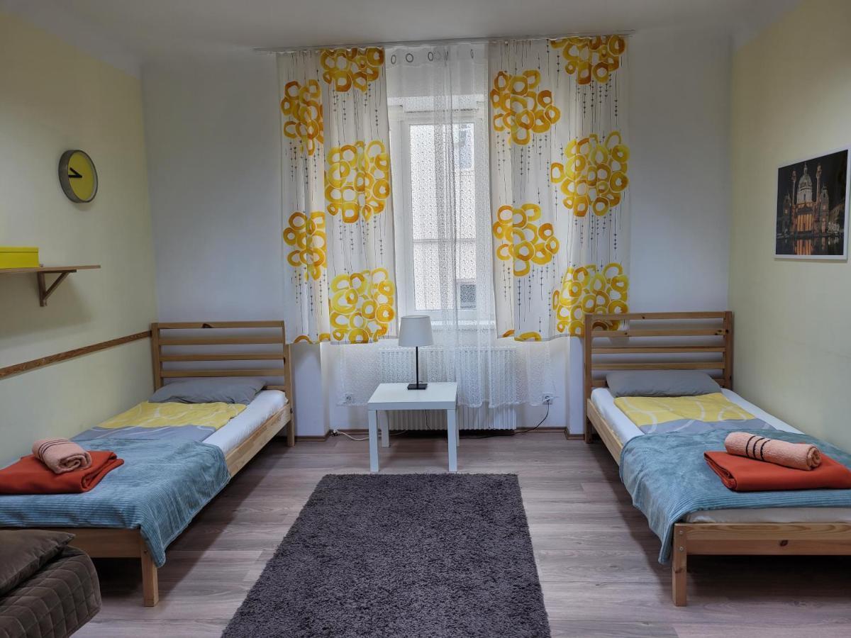 Budget Studio Near Prater Wien Exteriör bild